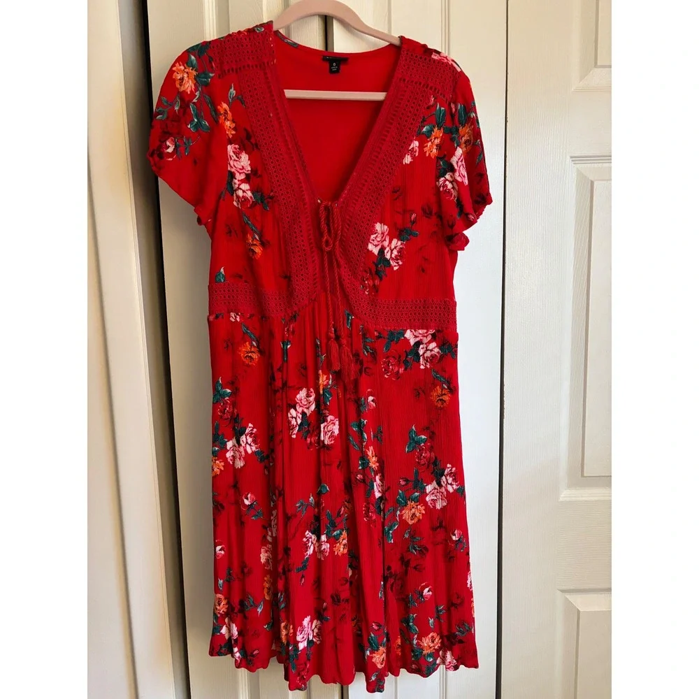 Torrid Red Floral Crochet Trim Fit & Flare Dress Size 0 (14/16) - Picture 3 of 7